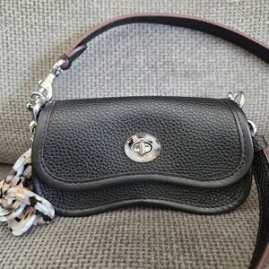 Coach Coachtopia Micro Wavy Dinky Black Mini Crossbody Bag Black Leather